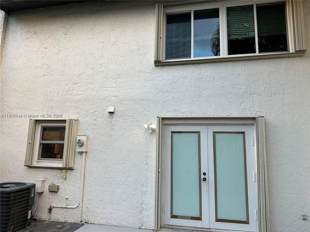 10916 SW 70th Ter, Miami, FL 33173