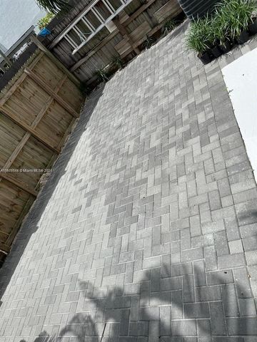 10916 SW 70th Ter, Miami, FL 33173