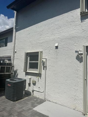 10916 SW 70th Ter, Miami, FL 33173