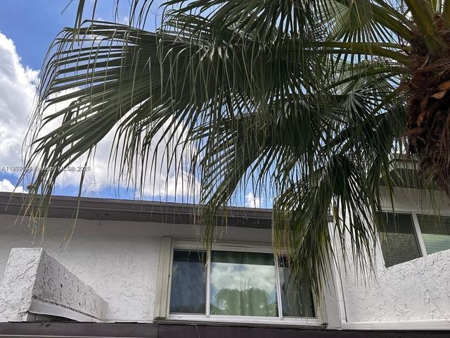 10916 SW 70th Ter, Miami, FL 33173