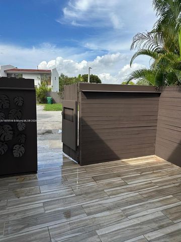 10916 SW 70th Ter, Miami, FL 33173