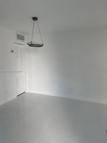 10916 SW 70th Ter, Miami, FL 33173