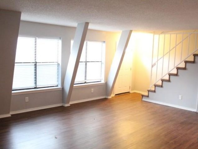 500 Mimosa Street, Irving, TX 75061