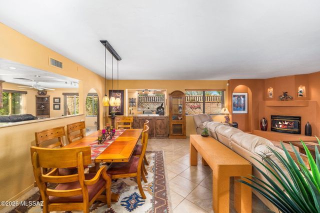 972 W Camino Urbano, Green Valley, AZ 85622