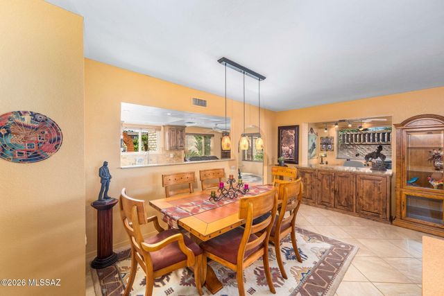 972 W Camino Urbano, Green Valley, AZ 85622