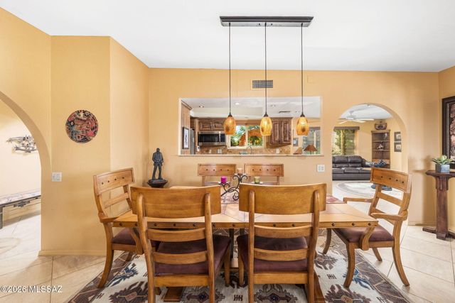 972 W Camino Urbano, Green Valley, AZ 85622