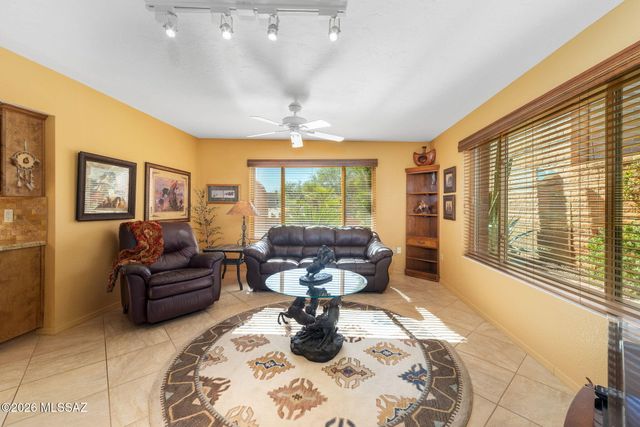 972 W Camino Urbano, Green Valley, AZ 85622