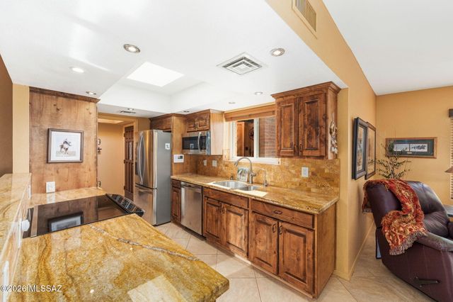 972 W Camino Urbano, Green Valley, AZ 85622