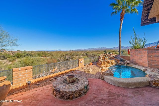 972 W Camino Urbano, Green Valley, AZ 85622