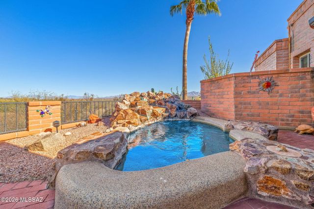 972 W Camino Urbano, Green Valley, AZ 85622