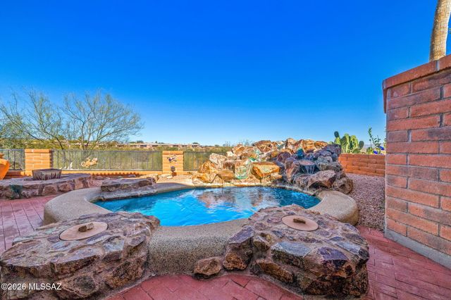 972 W Camino Urbano, Green Valley, AZ 85622