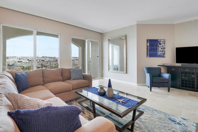806 E Windward Way 102, Lantana, FL 33462