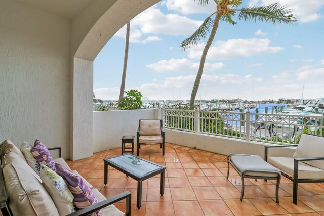 806 E Windward Way 102, Lantana, FL 33462