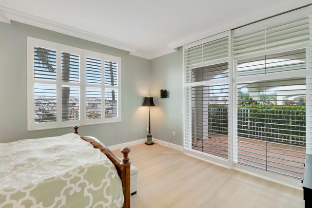 806 E Windward Way 102, Lantana, FL 33462
