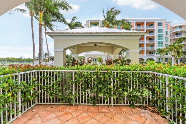 806 E Windward Way 102, Lantana, FL 33462