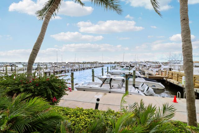 806 E Windward Way 102, Lantana, FL 33462