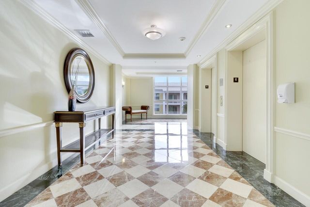 806 E Windward Way 102, Lantana, FL 33462
