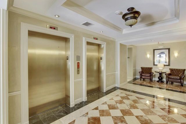 806 E Windward Way 102, Lantana, FL 33462
