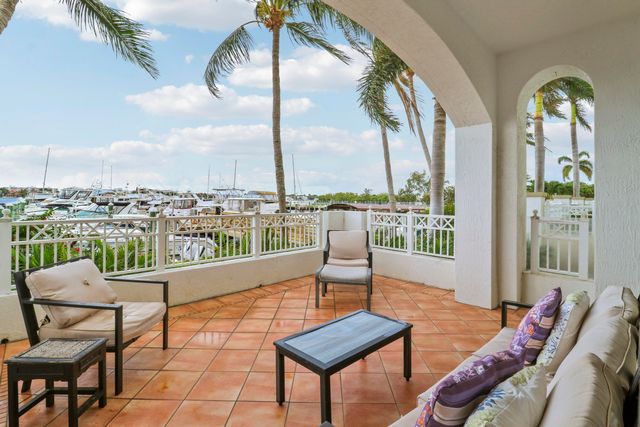 806 E Windward Way 102, Lantana, FL 33462
