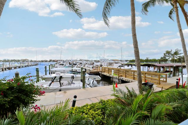 806 E Windward Way 102, Lantana, FL 33462