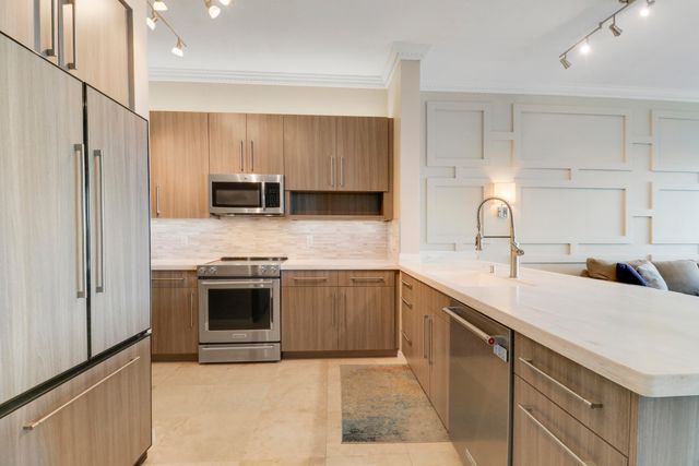 806 E Windward Way 102, Lantana, FL 33462