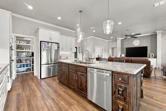 2741 County Road 357, La Vernia, TX 78121
