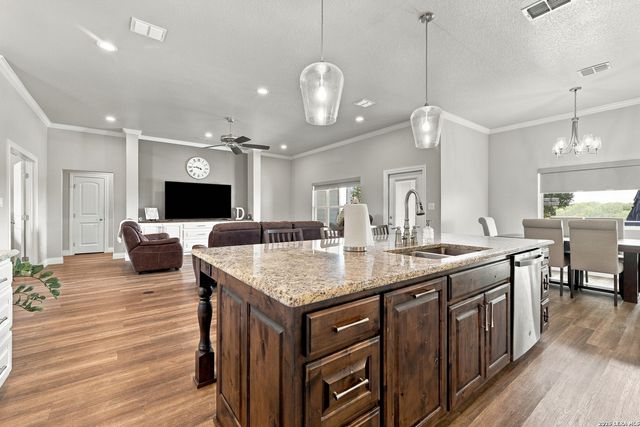 2741 County Road 357, La Vernia, TX 78121