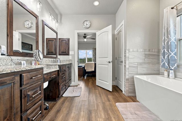 2741 County Road 357, La Vernia, TX 78121