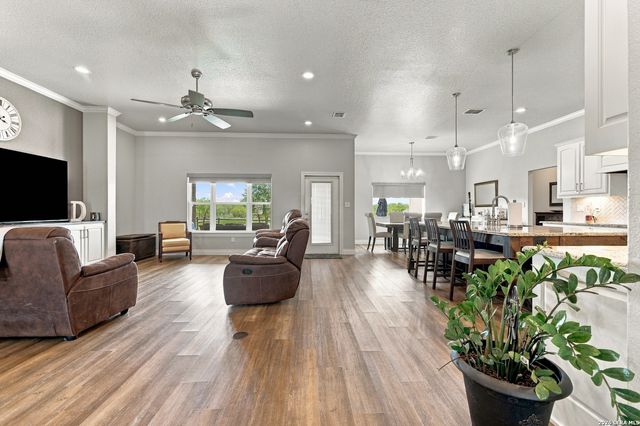 2741 County Road 357, La Vernia, TX 78121