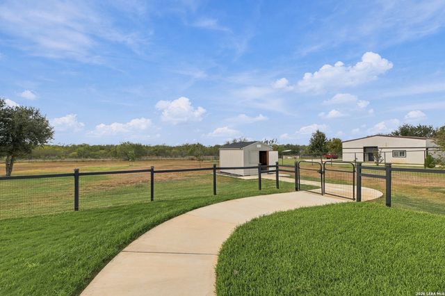 2741 County Road 357, La Vernia, TX 78121