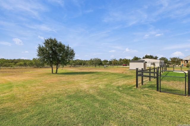 2741 County Road 357, La Vernia, TX 78121