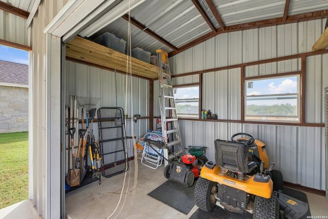 2741 County Road 357, La Vernia, TX 78121