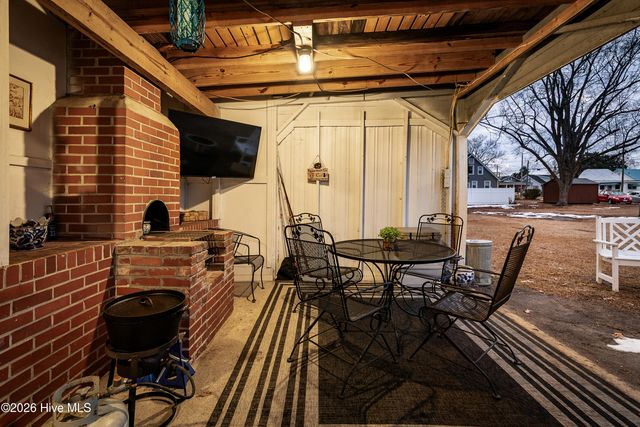 3283 N Contentnea Street, Farmville, NC 27828