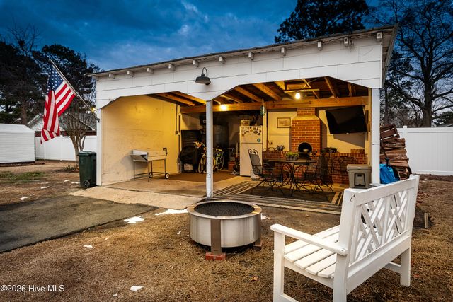 3283 N Contentnea Street, Farmville, NC 27828