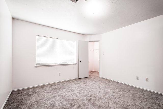 4435 Crossvine Avenue, Baytown, TX 77521