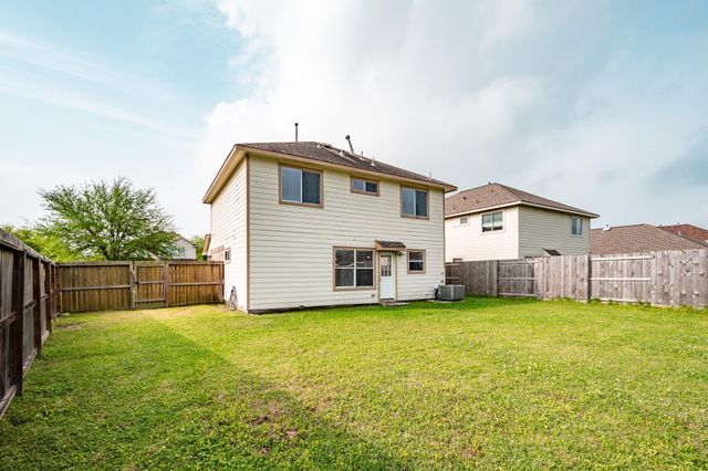 4435 Crossvine Avenue, Baytown, TX 77521