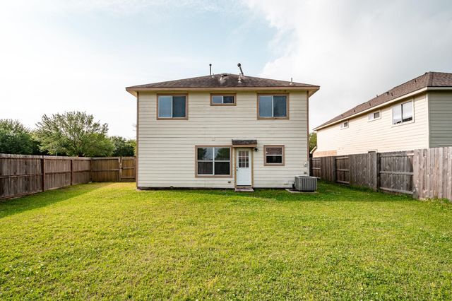 4435 Crossvine Avenue, Baytown, TX 77521