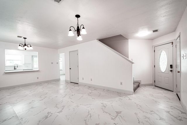 4435 Crossvine Avenue, Baytown, TX 77521
