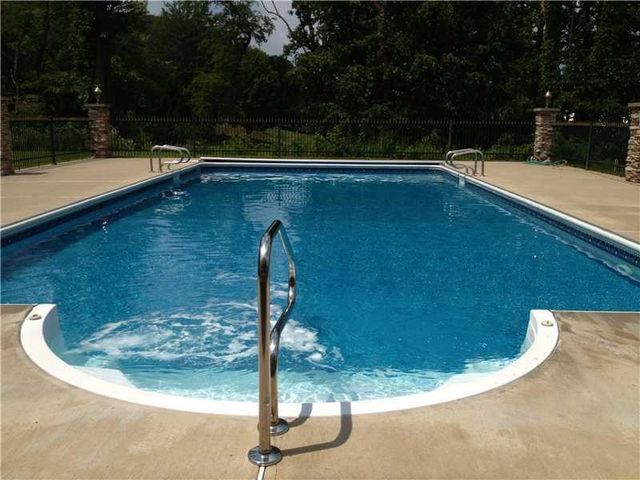 74 Quail Run, Unity Twp, PA 15601