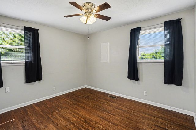1404 Alton Dr, Pleasant View, TN 37146