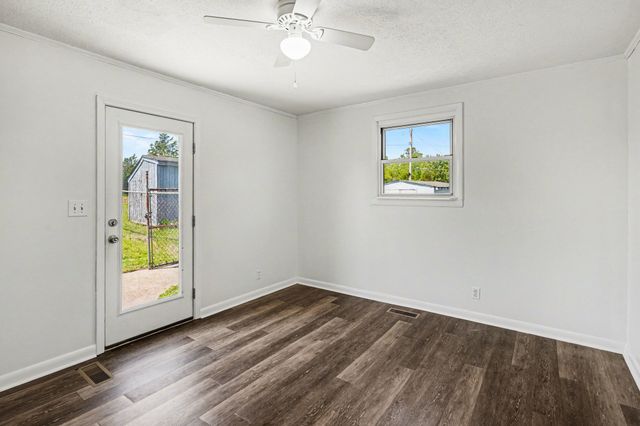 1404 Alton Dr, Pleasant View, TN 37146