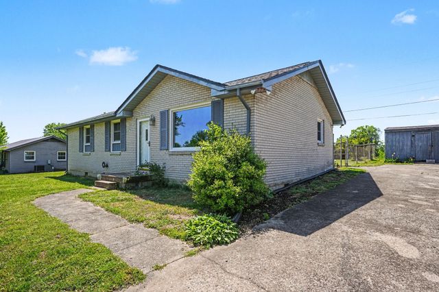 1404 Alton Dr, Pleasant View, TN 37146