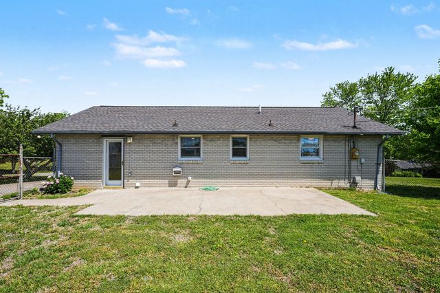1404 Alton Dr, Pleasant View, TN 37146