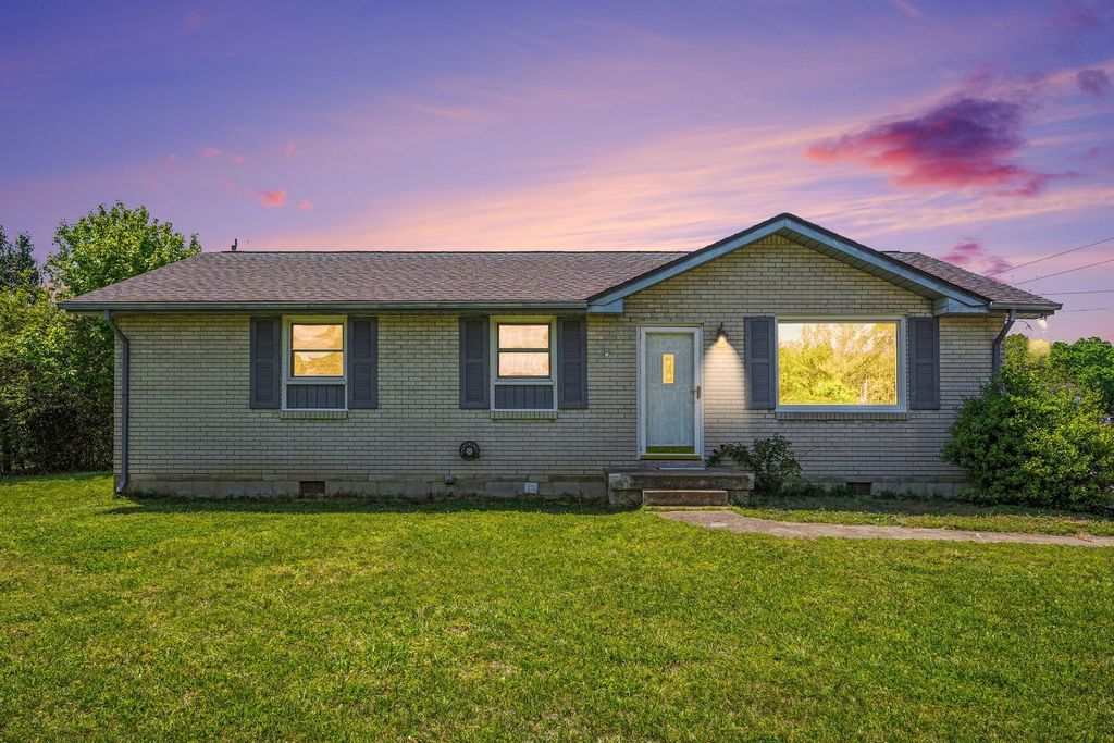 1404 Alton Dr, Pleasant View, TN 37146
