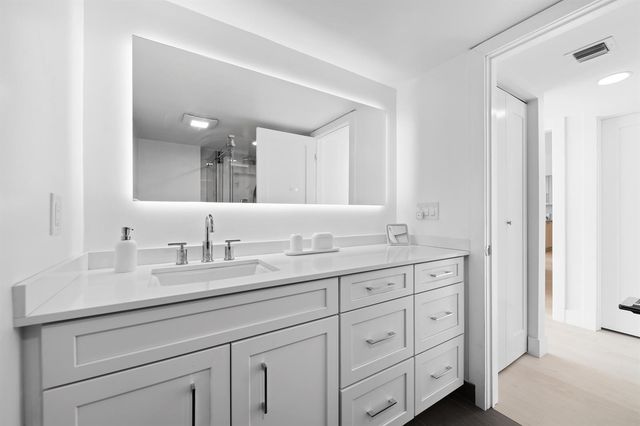 799 Jeffery Street 303, Boca Raton, FL 33487