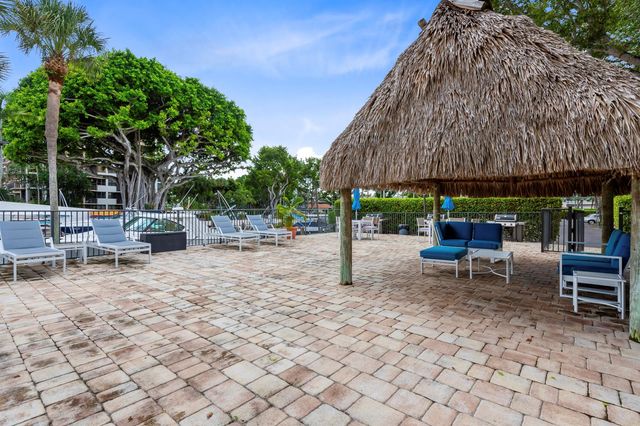 799 Jeffery Street 303, Boca Raton, FL 33487