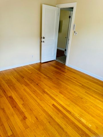 49A Plainfield Ave 1A, Shrewsbury, MA 01545