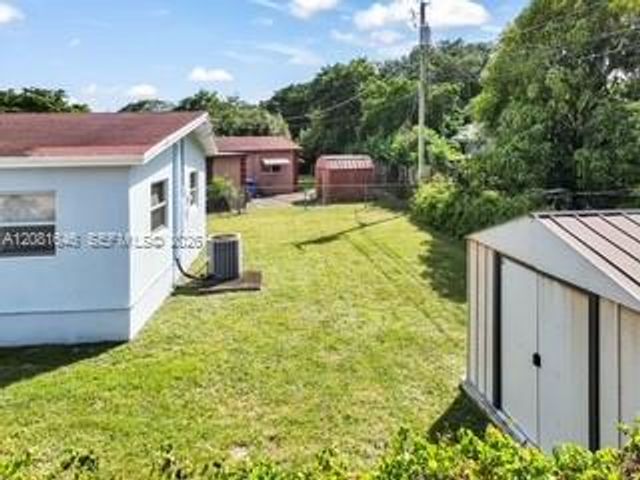 1041 NW 24th Terrace, Fort Lauderdale, FL 33311