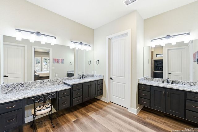 6 Sendero Pt, Fair Oaks Ranch, TX 78015