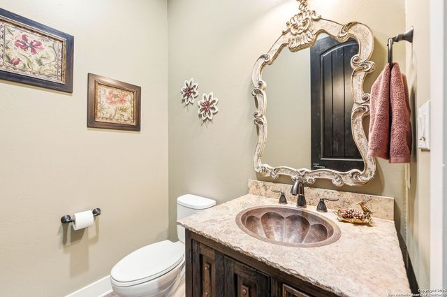 6 Sendero Pt, Fair Oaks Ranch, TX 78015